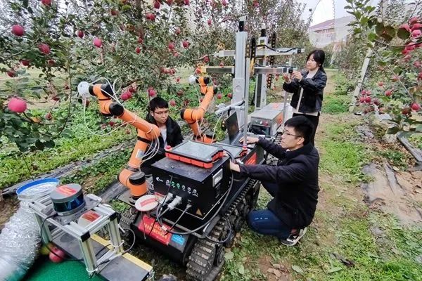农业机器人来到应用窗口期，助力未来百亿人口粮食安全